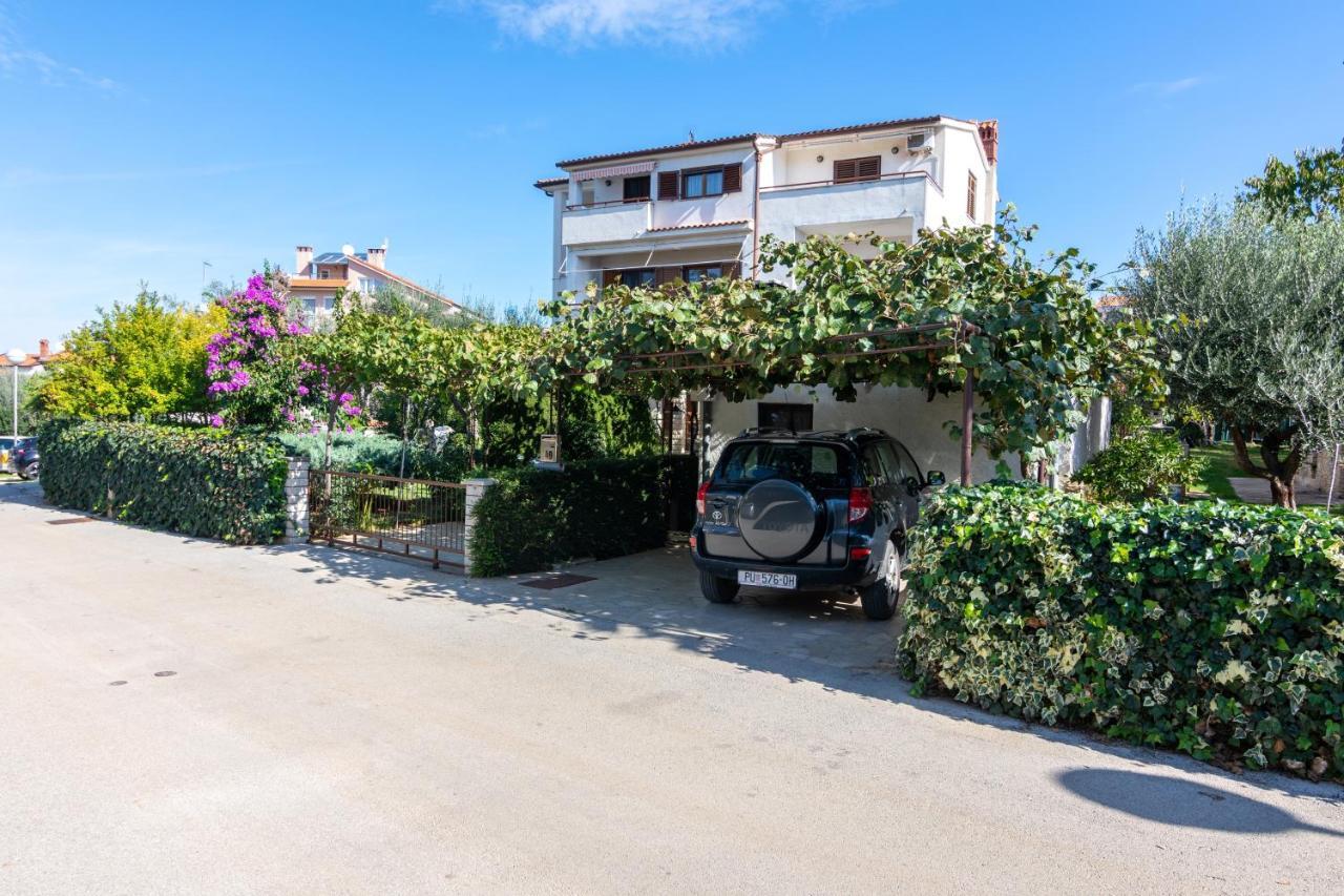 Apartments With A Parking Space Medulin - 7494 Экстерьер фото